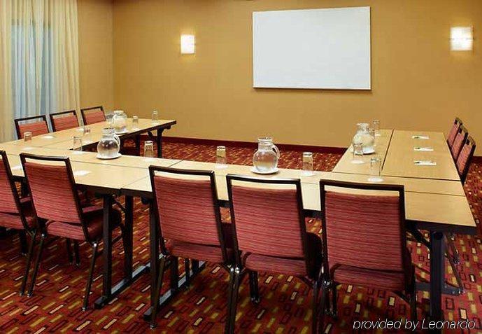 Hotel Courtyard St. Louis Creve Coeur Facilidades foto